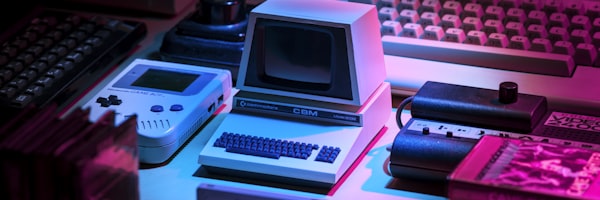 宙斯之怒游戏截图 - 雷电交加的天空与雄伟的希腊神殿